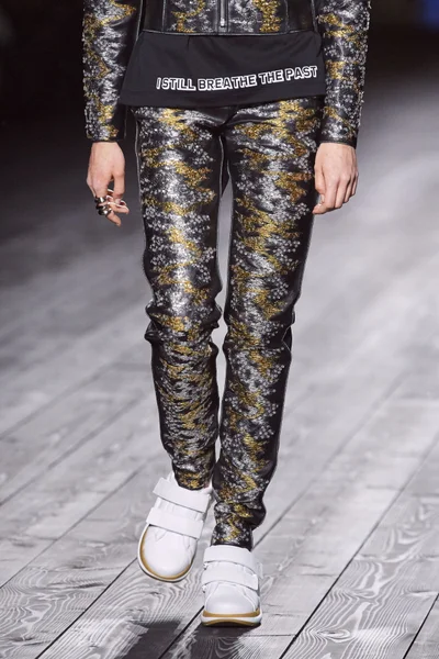 Look 97